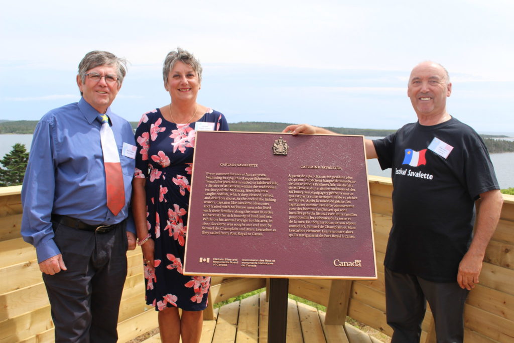 New Parks Canada Historic Site Plaque/Nouvelle plaque du Parcs Canada